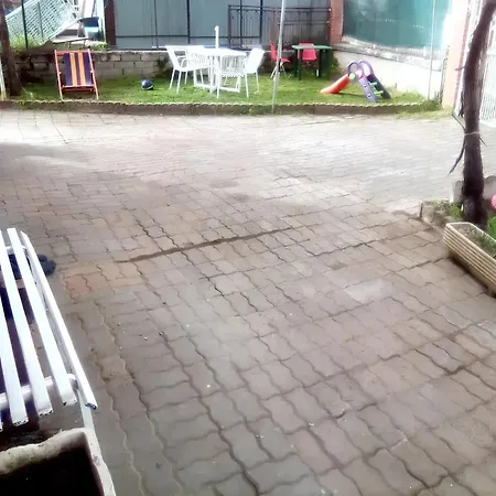 Welcoming With Terrace In 100 M²